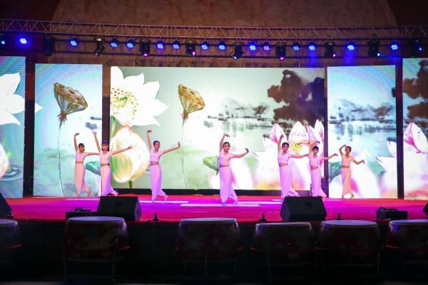 C:\Users\271南湖行知\Desktop\2020.09.10教师节晚会\修图\Picosmos_转换\9Z7A5919.jpg