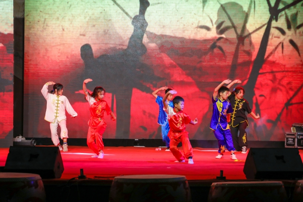C:\Users\271南湖行知\Desktop\2020.09.10教师节晚会\修图\Picosmos_转换\9Z7A6082.jpg