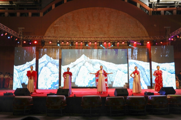C:\Users\271南湖行知\Desktop\2020.09.10教师节晚会\修图\Picosmos_转换\9Z7A6213.jpg